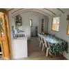 Mini casa sobre ruedas de medidas 720x240-GYPSY WAGON comedor