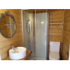 Casas de madera con climalit HENDRICK baño