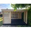 Casas de madera modernas con porche frontal HUELVA suelo oscuro