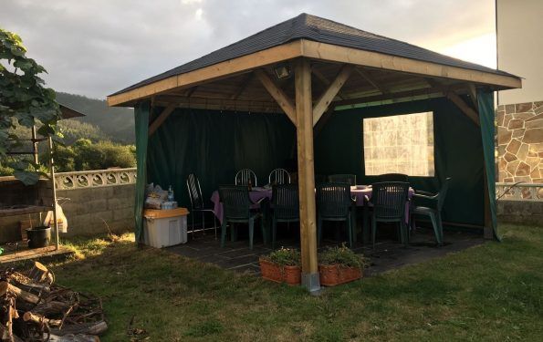 Cenador de madera Tourist en Navarra - casas de clientes