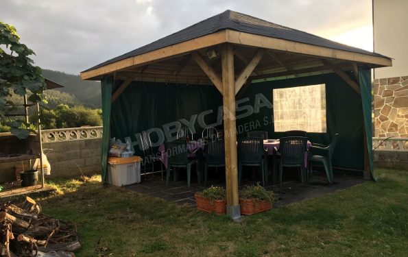 Pergola de madera con techo Clasico
