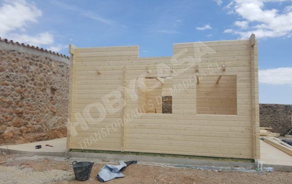 Casa de madera Mallorca montaje del altillo