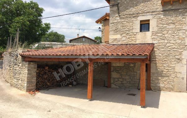 como hacer una pergola de madera con teja cerámica