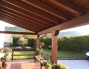 PORCHES, PÉRGOLAS Y CENADORES DE MADERA