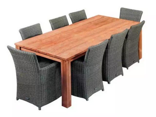 Conjunto de mesa y sillas de jardín