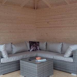 Casas de Madera Inca - Diáfana - 10 m2 - Modelo Nilsson - Caseta NILSSON Hobycasa sofa interior