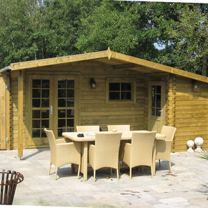 Casas de Madera Prefabricadas Galapagar - Diáfana - 11 m2 - Modelo Wolfgang - Cabaña de madera WOLFGANG exterior color madera sillas