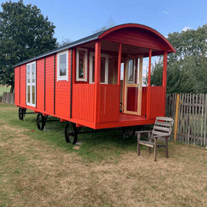 Casas de Madera Torrevieja - 16,8 m2 - Diáfana - Gypsy Wagon - Modelo Jimmy - mini casa sobre ruedas de medidas 840x240-GYPSY WAGON rojo