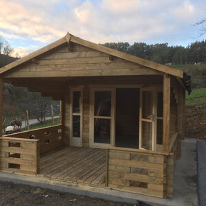 Casas de Madera Andújar - Diáfana - 11 m2 - Modelo Sanstrov - Caseta SANSTROV - Hobycasa montándose 2