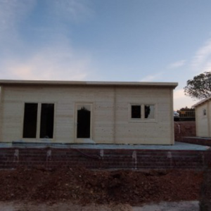 Casas de Madera Prefabricadas Las Palmas - 3 dormitorios - 50 m2 - CASA DE MADERA LAS PALMAS 50M2 - 44MM - VISTA FRONTAL