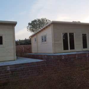 Casas de Madera Prefabricadas Las Palmas - 3 dormitorios - 50 m2 - CASA DE MADERA LAS PALMAS 50M2 - 44MM - VISTA TRASERA DOBLE