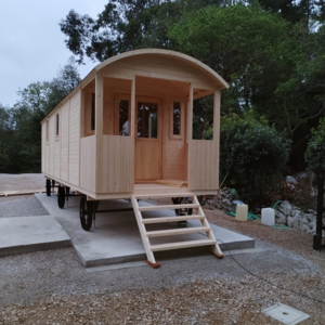 Casas de Madera Torrevieja - 16,8 m2 - Diáfana - Gypsy Wagon - Modelo Jimmy - mini casa sobre ruedas de medidas 840x240-GYPSY WAGON
