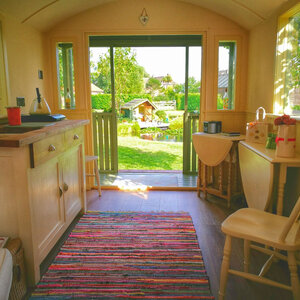 Casas de Madera Badajoz - 10 m2 - Gypsy Caravan - Modelo Kathy - Mini casa sobre ruedas - HOBYCASA interior