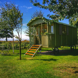 Casas de Madera Badajoz - 10 m2 - Gypsy Caravan - Modelo Kathy - Mini casa sobre ruedas - HOBYCASA verde