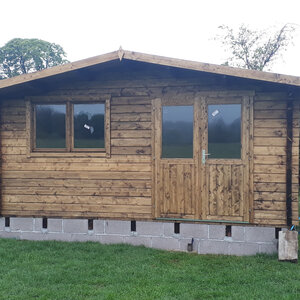 Casas de Madera Prefabricadas Gijón - Diáfana - 22 m2 - Modelo Dingle - Cabañas de madera  DINGLE FRONTAL ROBLE