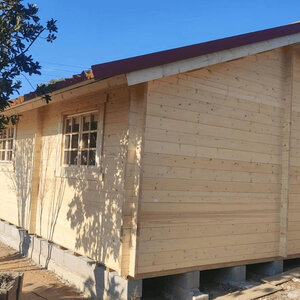 Casas de Madera Cádiz - 2 dormitorios - 35 m2 - CASAS DE MADERA CADIZ - 44MM - TEJA SANDWICH TRASERA