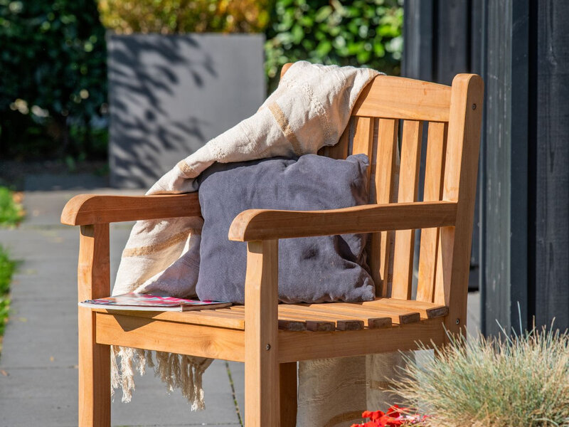 SILLA DE TEKA MACIZA