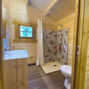 Casas de Madera Jávea - 2 dormitorios - 48 m2 - Casas de madera doble acristalamiento JAVEA - BAÑO INTERIOR