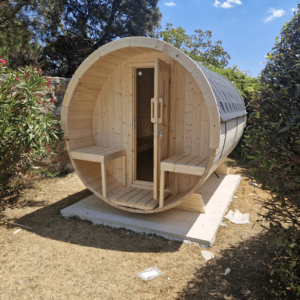 Sauna Barril de Abeto - 205 diámetro - 300 cms de largo - SAUNA BARRIL DE ABETO DE DIAMETRO 205 Y 300 CMS DE LARGO - FRONTAL