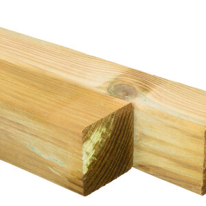 Poste de pino, 6,8 x 6,8 x 240 cm, impregnado verde, cepillado, 4 cantos redondeados (palet 90 uds)