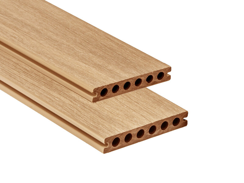 Tabla de tarima composite PuraShield, 2,3 x 13,8 x 500 cm, clips, alveolar, color cedro (palet 91 uds)