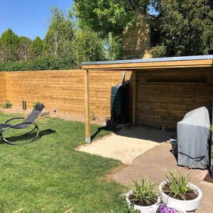 Poste de pino, 8,8 x 8,8 x 300 cm, impregnado verde, cepillado, 4 cantos redondeados (palet 60 uds)