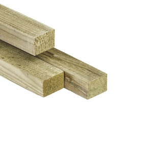 Vigueta de pino, 4,4 x 6,8 x 300 cm, impregnada verde, cepillada, 4 cantos redondeados (palet 180 uds)