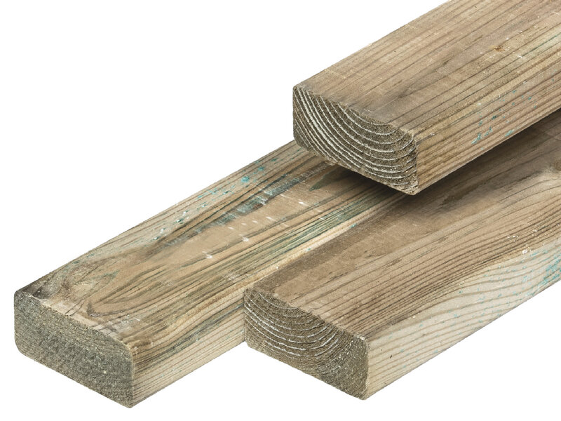 Vigueta de pino, 4,4 x 9,5 x 400 cm, impregnada verde, cepillada, 4 cantos redondeados (palet 120 uds)