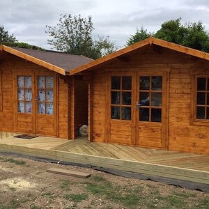 Casas de Madera Mieres - Diáfana - 13 m2 - Modelo Ulrik - Casas de madera modelo ULRIK - pintada en teka