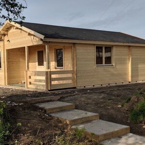 Casas Prefabricadas de Madera Chiclana - 2 dormitorios- 70 MM - 45 m2 - Modelo Kay - Cabaña de madera KAY - ANGULAR INCOLORO