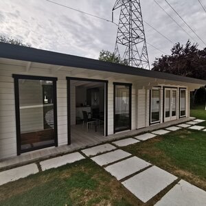 Casas de Madera Lejona - Diáfana - 16 m2 - Modelo Mia - Casas de madera MIA  MONTADA DETALLES EN NEGRO