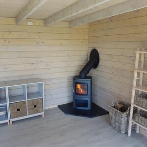 Casas de Madera Lejona - Diáfana - 16 m2 - Modelo Mia - Casas de madera MIA INTERIOR CON ESTUFA