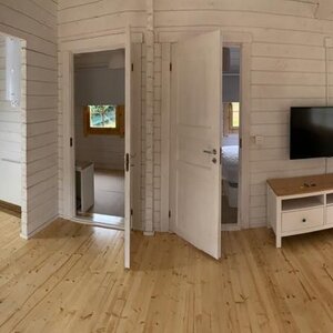 Casas Prefabricadas de Madera Chiclana - 2 dormitorios- 70 MM - 45 m2 - Modelo Kay - Cabaña de madera KAY - INTERIOR PANORAMICA 2