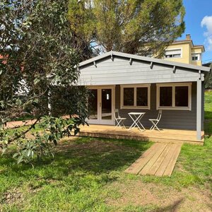 Casas de Madera Prefabricadas Jerez - 27 m2 diáfanos + 14 m2 de porche - Casas prefabricadas JEREZ 598x500+240cm - 44 MM - MONTAJE