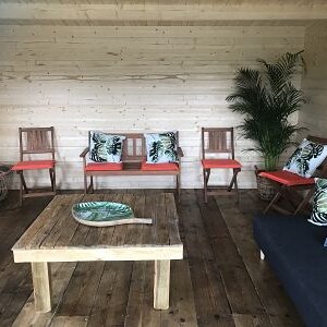 Casas de Madera Astorga - Diáfana - 19 m2 - Modelo Meaghan - Caseta MEAGHAN - HOBYCASA asientos